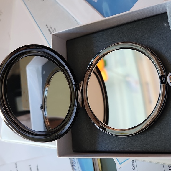 compact mirrors - Picture 2 of 2